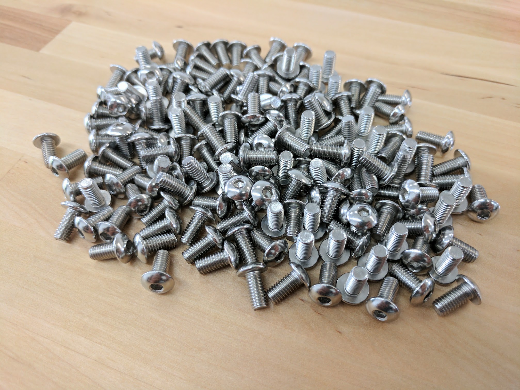 M5x10 screws
